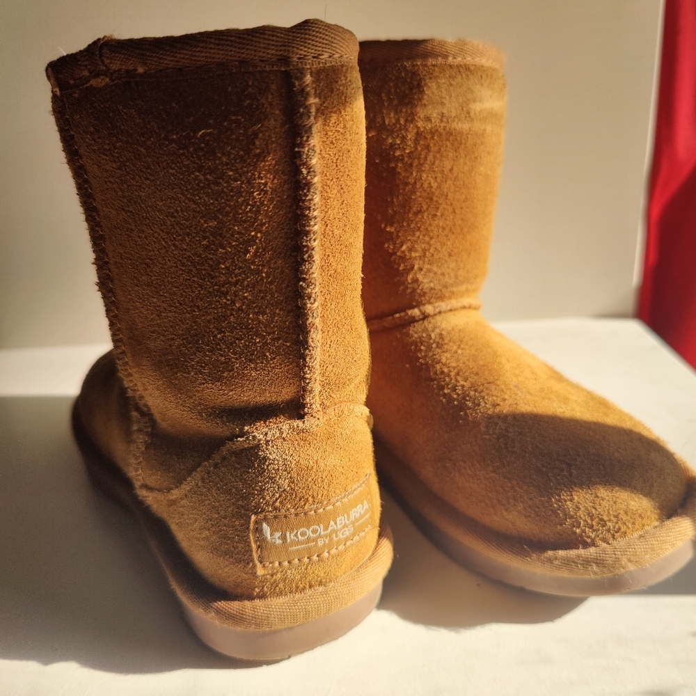 Girls Kookaburra uggs lined boots sz 11
